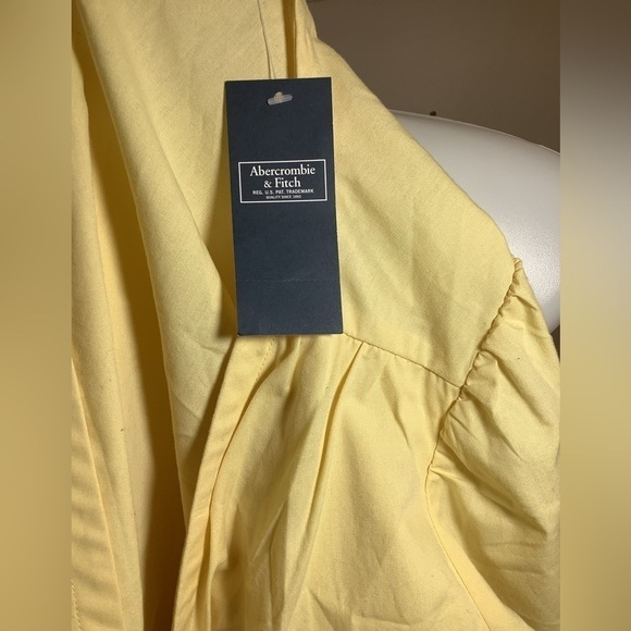 NWT Medium Abercrombie and Fitch V Neck mid sleeve tie blouse - Picture 8 of 8